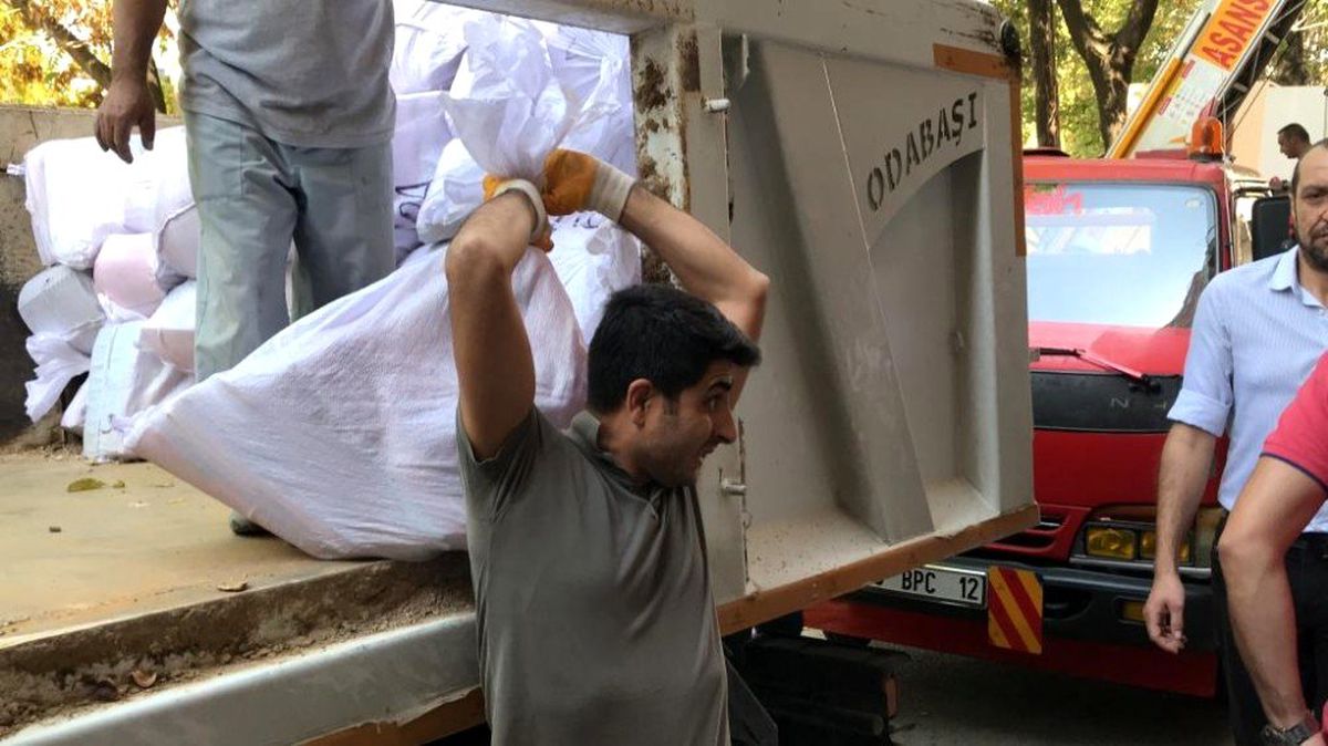 Bursa\'da prefabrik adliye icranın yükünü çekemedi