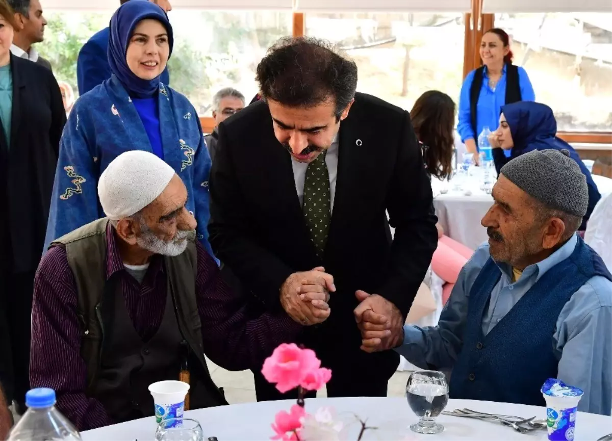 Büyükşehir Belediyesi yaşlıları unutmadı