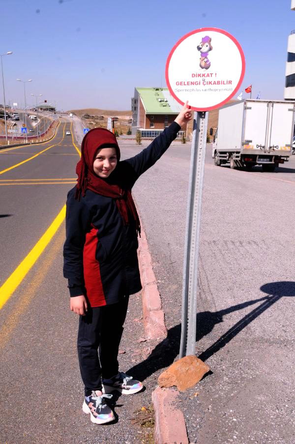 Elif\'in uyarısı ile erciyes yolunda gelengilere levhalı koruma