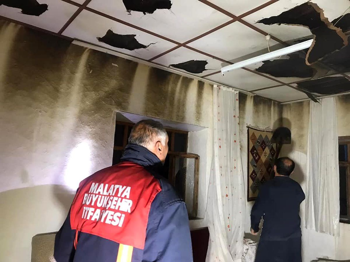 Ev yangını korkuttu