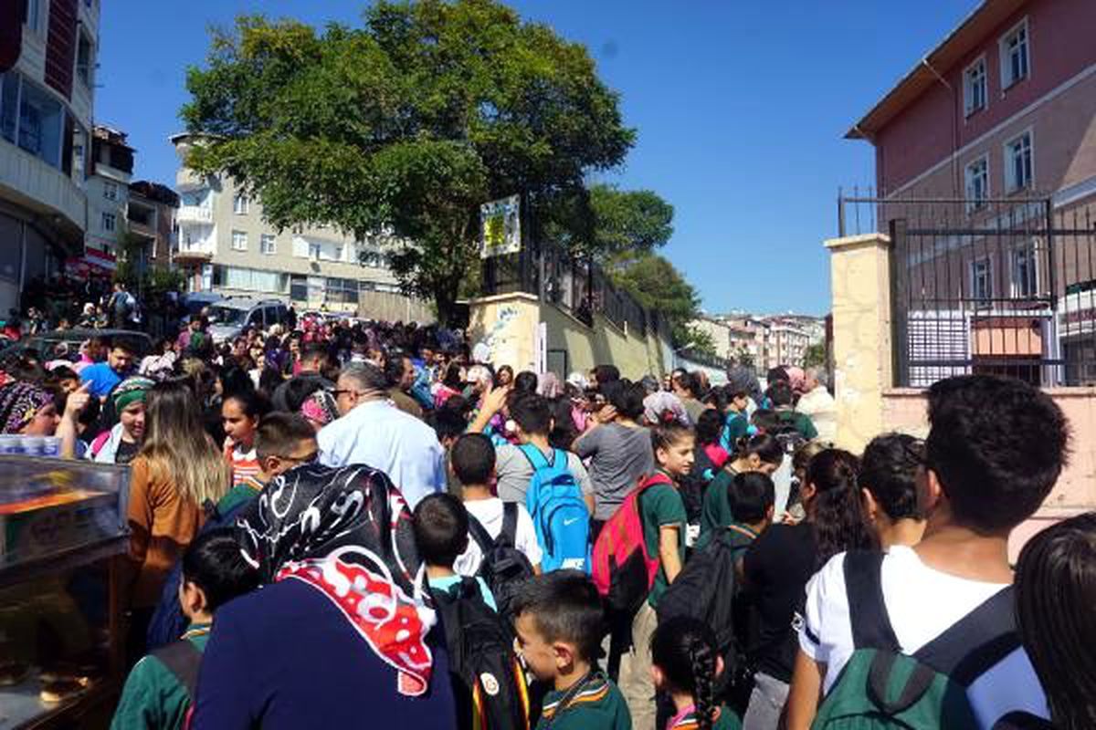 Hasarlı okullardan yeni okullara geçiş yoğunluğu