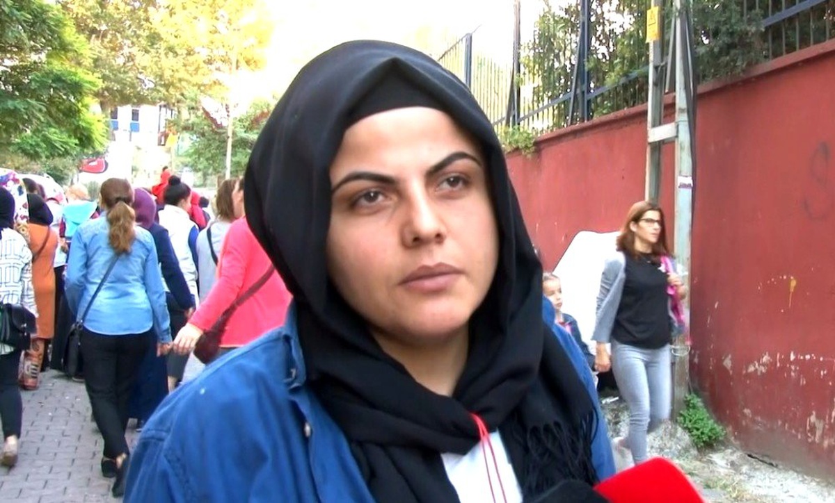 Hasarlı okulun öğrencileri, yeni okulunda ders başı yaptı