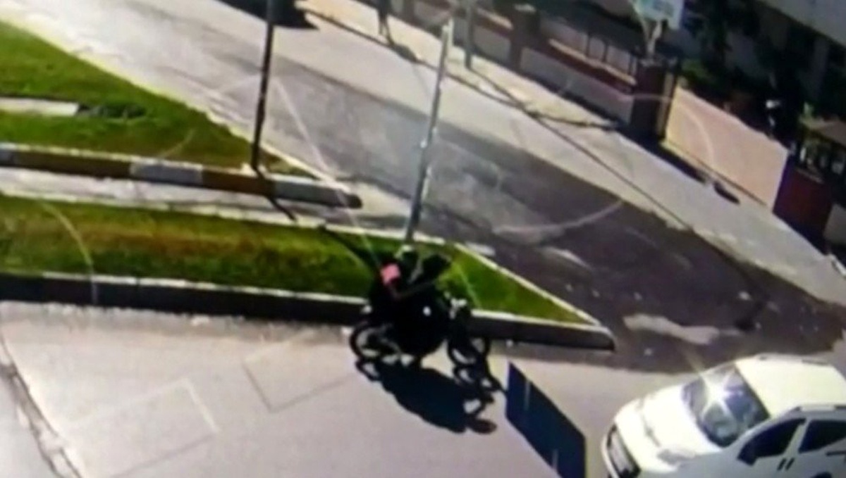Kapkaç ve motosiklet hırsızlığı suçlarından 2 zanlı yakalandı