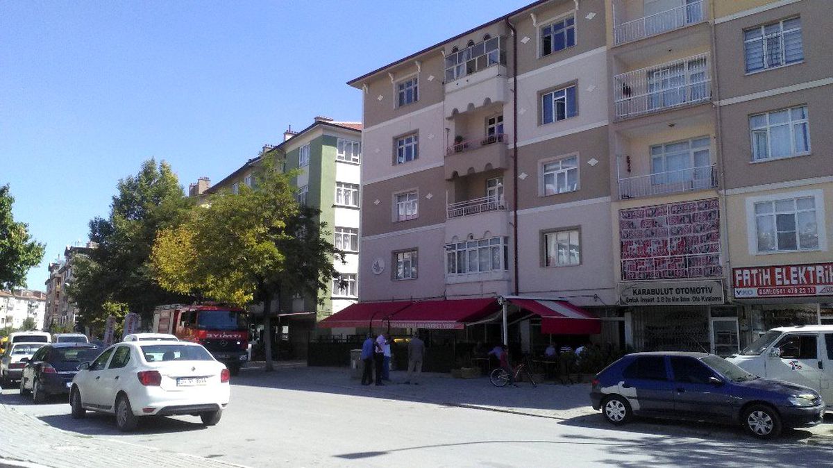 Konya\'da apartmanda yangın büyümeden söndürüldü