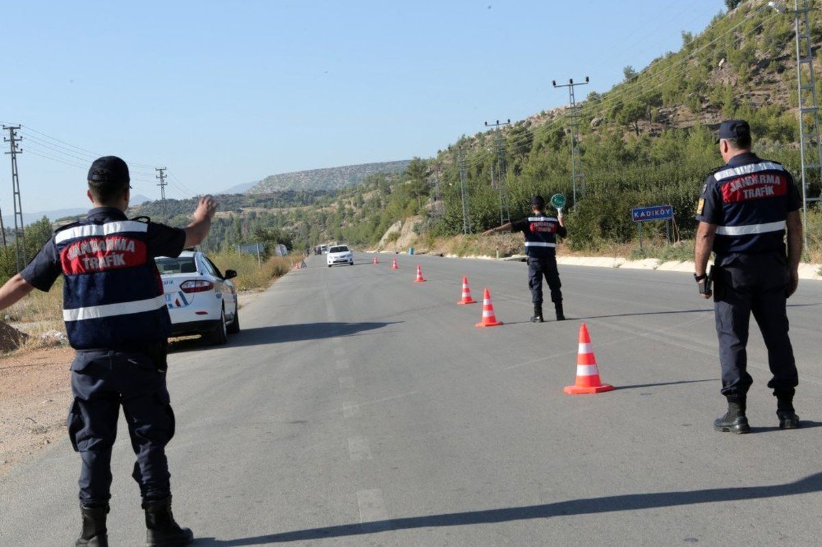 Mersin\'de çeşitli suçlardan aranan 296 kişi yakalandı