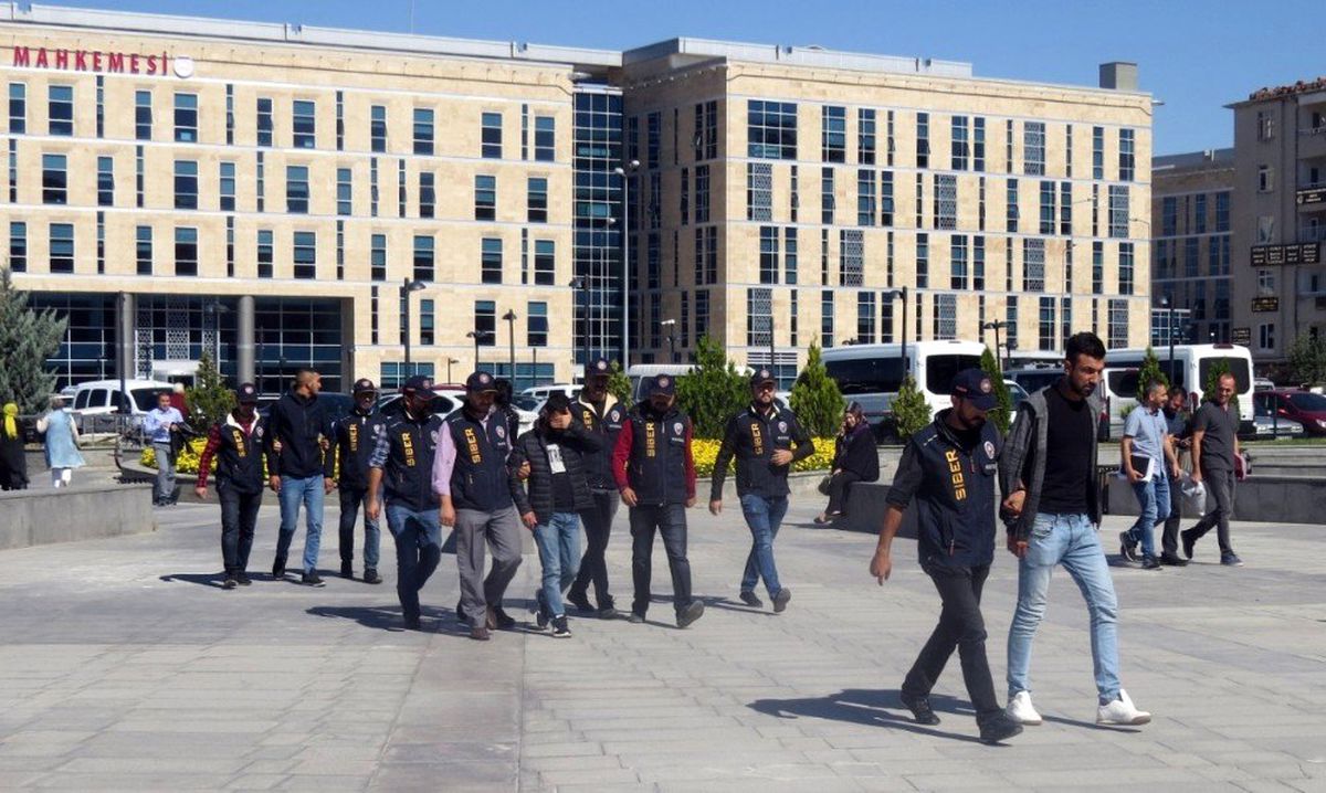 Oltalama ile 120 bin TL transfer eden sanal dolandırıcılar yakalandı