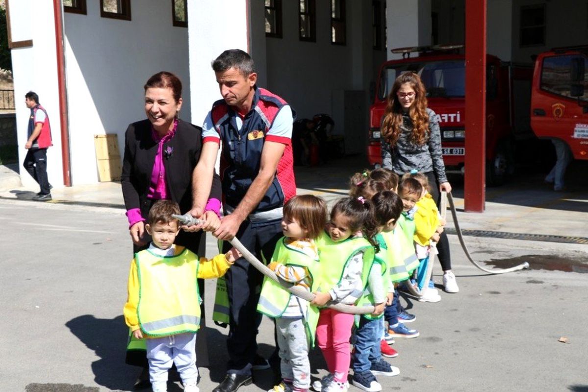 Safranbolu\'da minik itfaiyecilere eğitim