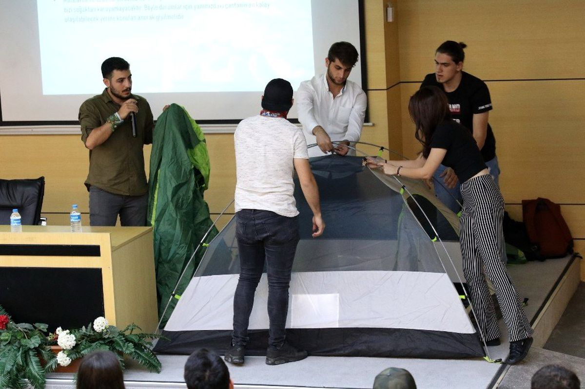 SAÜ\'de \'Doğada Yaşam ve Kampçılık\' eğitim semineri düzenlendi