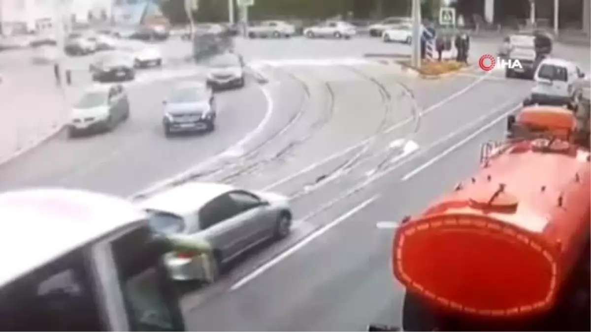 Şerit Değiştirirken Trafiği Altüst Etti