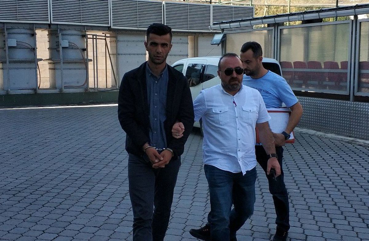 Telefon dolandırıcısı sahte polis tutuklandı