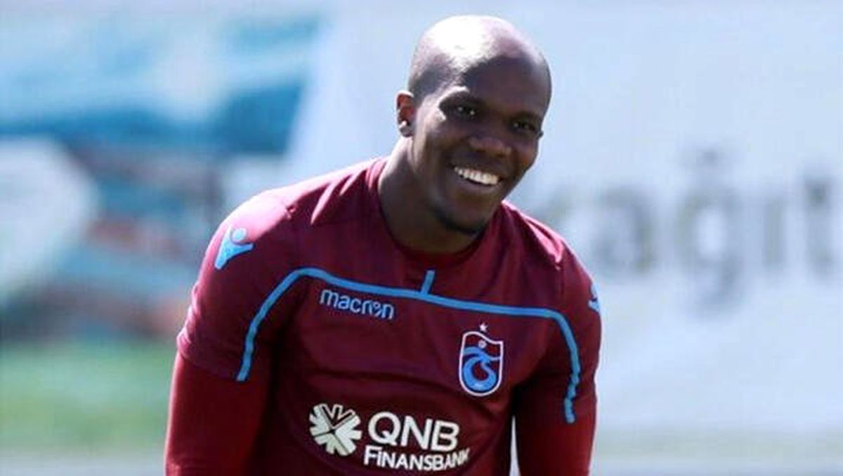 Trabzon\'da kuçaklaşma! Bir anda ayağa kalkıp...