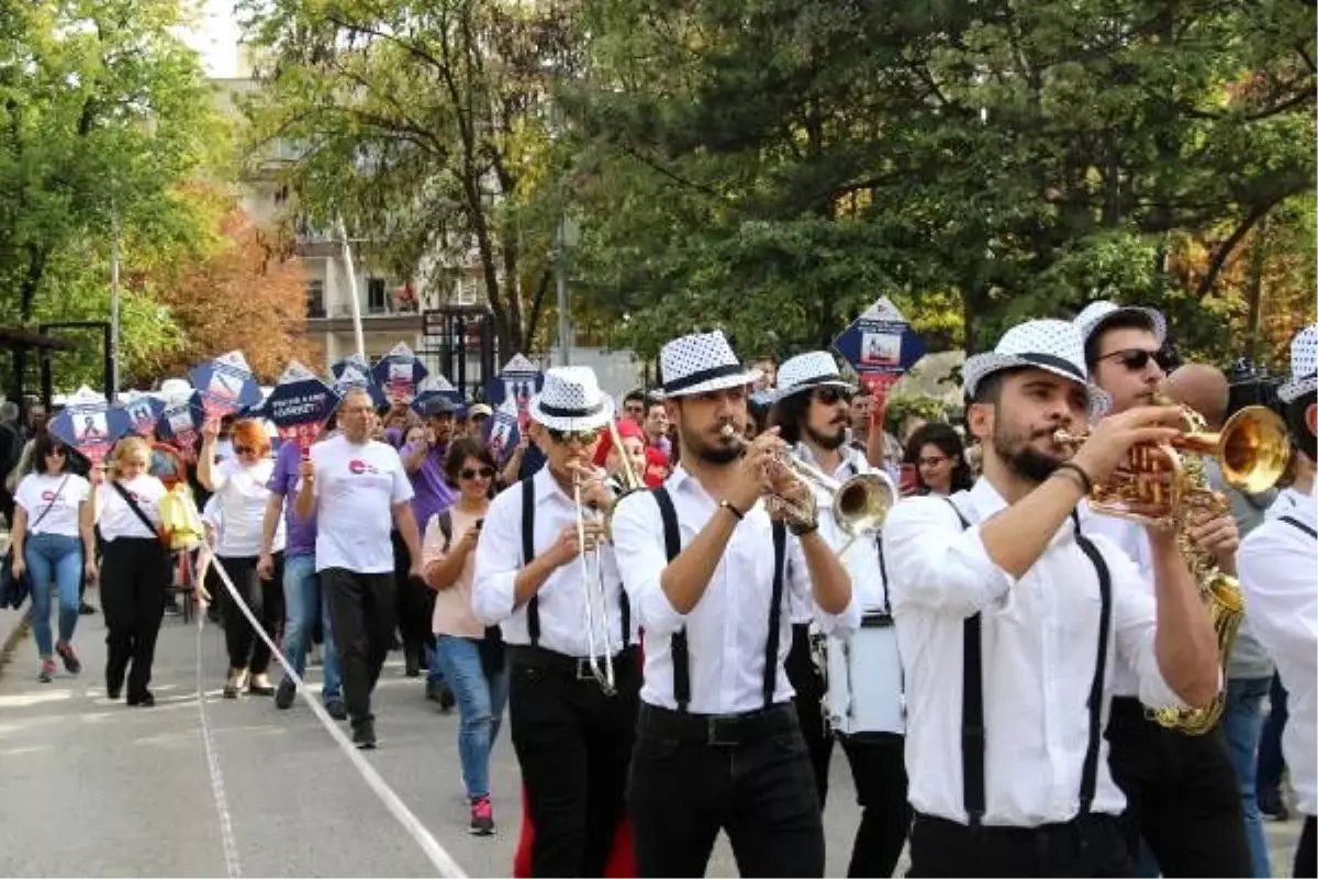 Tromboz farkındalığı için galata kulesi meydanı\'nda dans edecekler