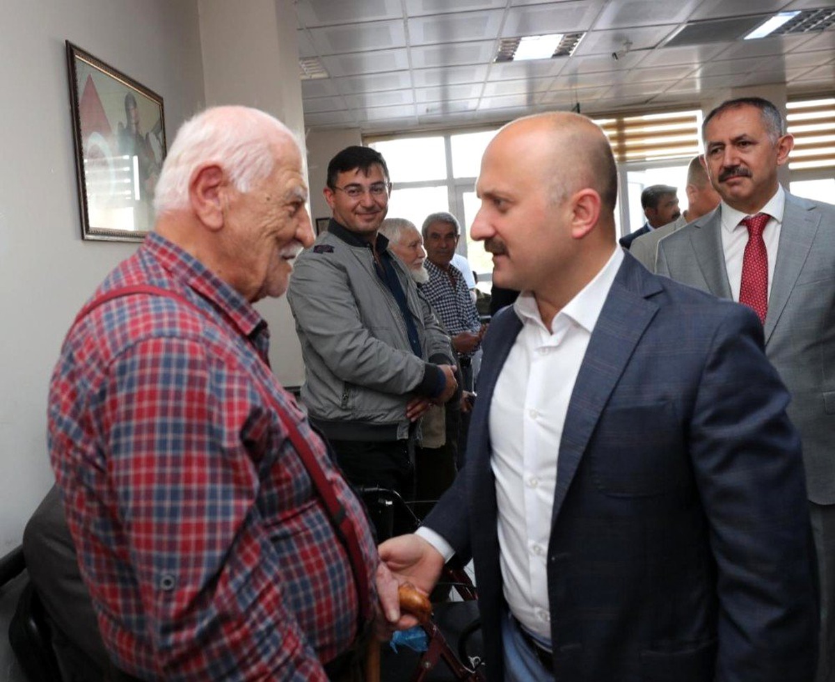 Vali Varol, huzurevi sakinleriyle bir araya geldi