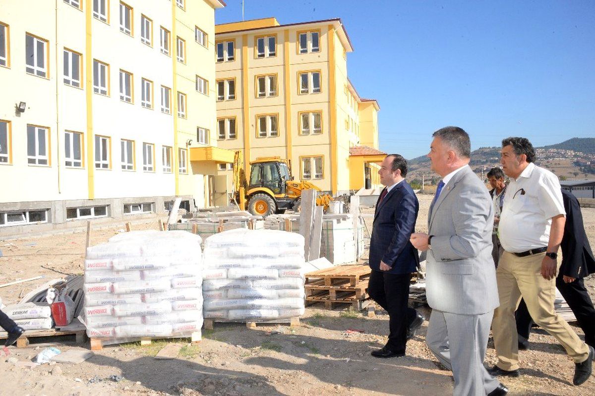 Vali Yazıcı, Dev eğitim yatırımlarını inceledi