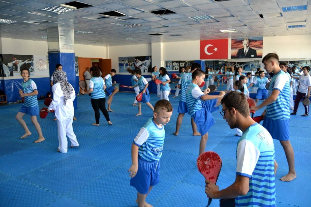 Yunusemre kış tekvando kursları başladı