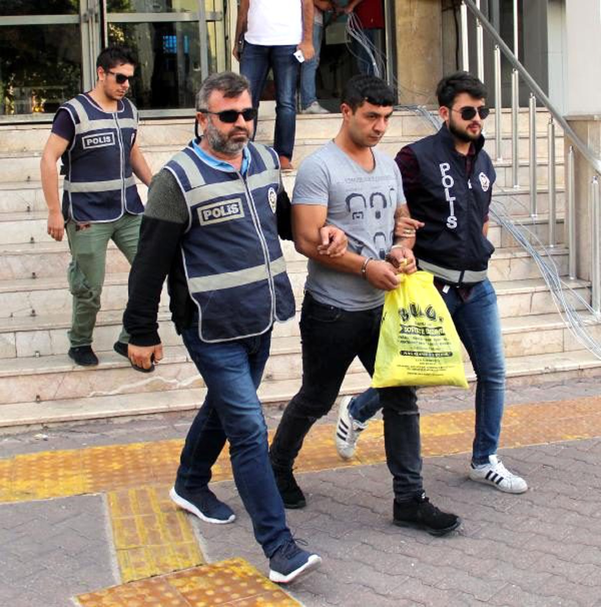 12 ayrı suçtan aranan şüpheli yakalandı