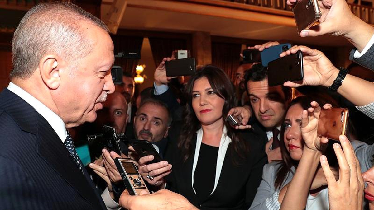 \'50+1\' muhalefettin işi\' diyen Erdoğan, Fırat\'ın doğusu için \'bir gece ansızın gelebiliriz\' dedi