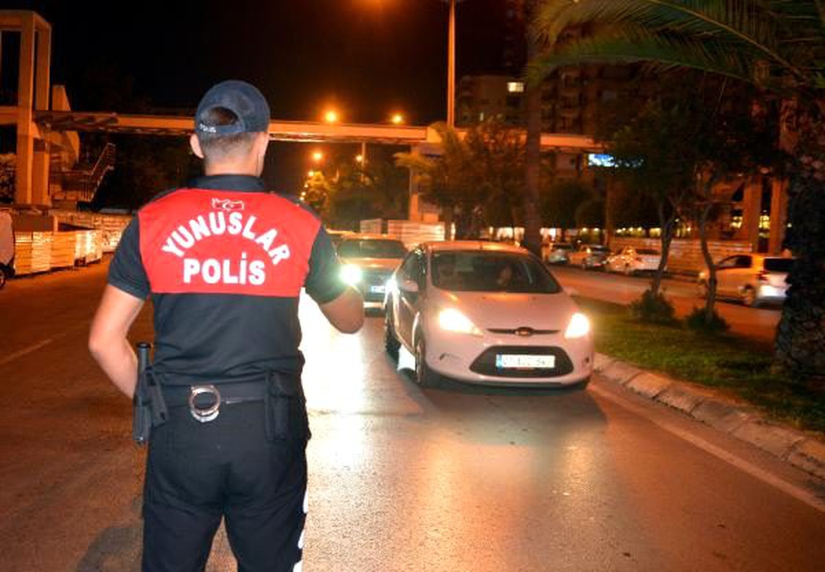 Adana\'da 1545 polis ile hava destekli \'asayiş\' uygulaması