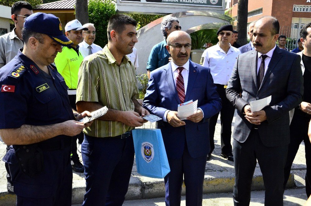 Adana\'da "Yaya Geçidi Nöbeti" uygulaması