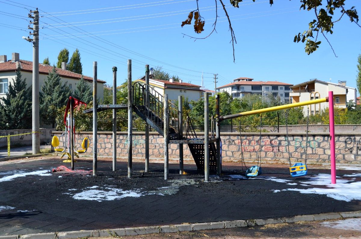 Aksaray\'da çocuk parkında yangın