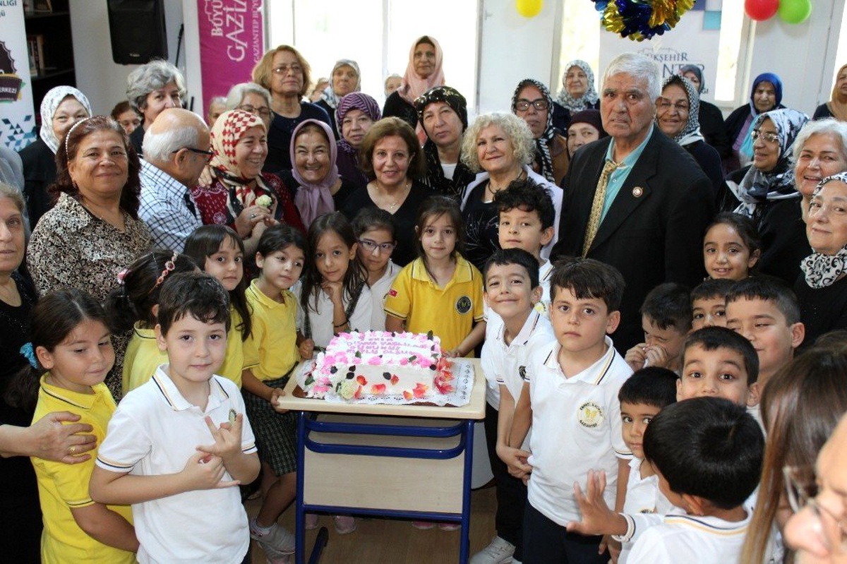Aktif Yaşam Merkezi, yaşlılar gününü kutladı