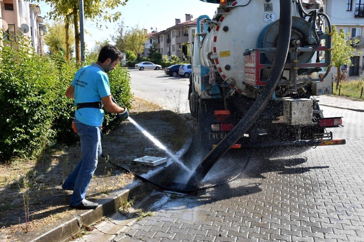 Altyapı temizliği kesintisiz sürecek