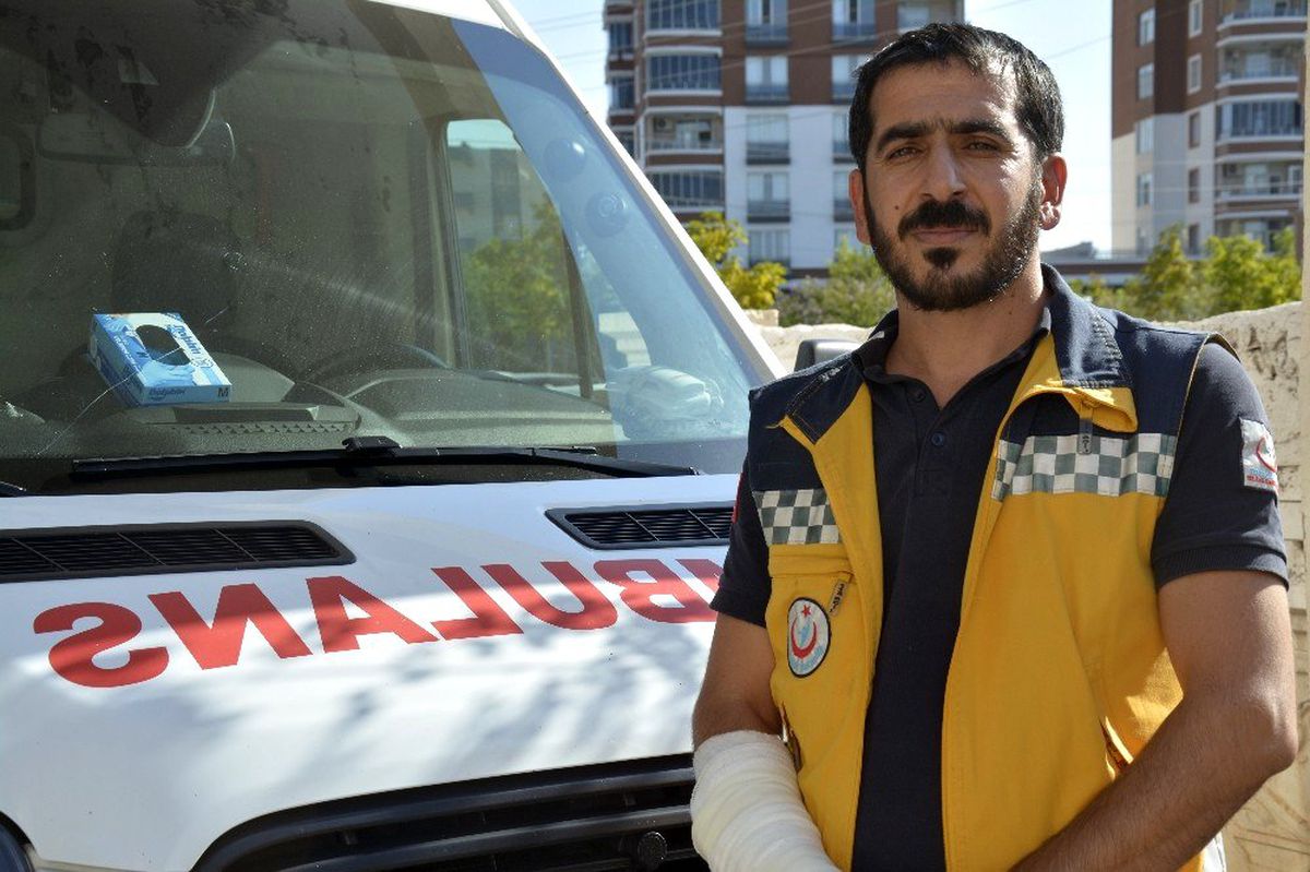 Ambulans şoföründen örnek davranış