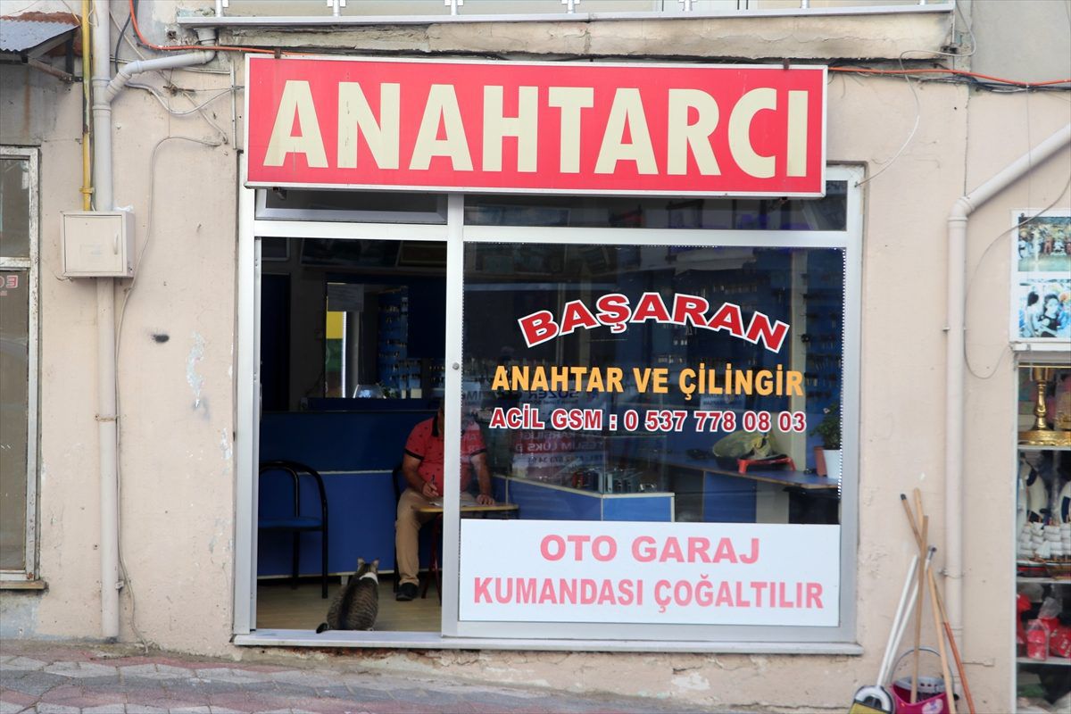 Anahtarcı Ahmet ile "Linda"nın dostluğu