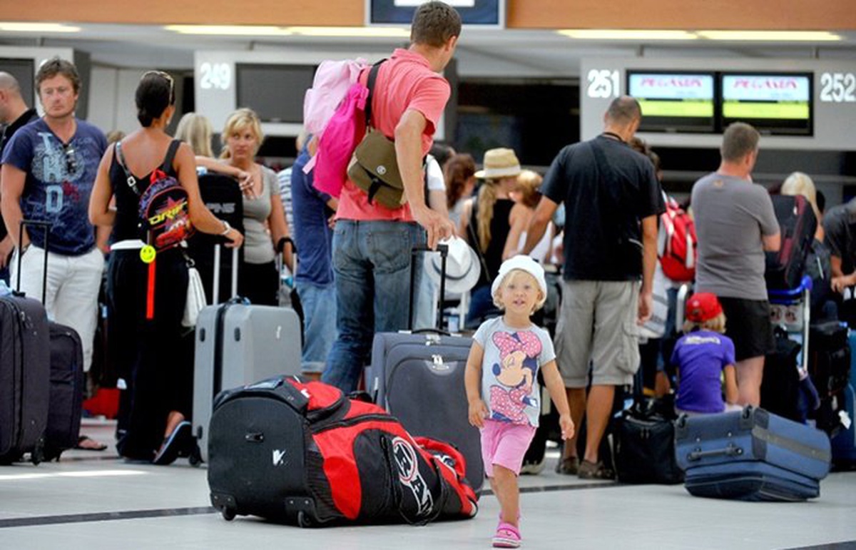 Antalya\'ya gelen turist sayısı 13 milyonu aştı