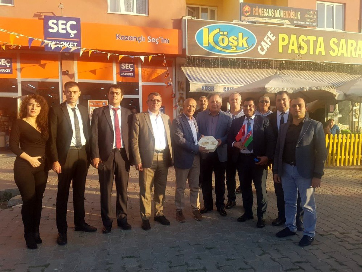 Azerbaycan heyetinden Başkan Ensari\'ye ziyaret