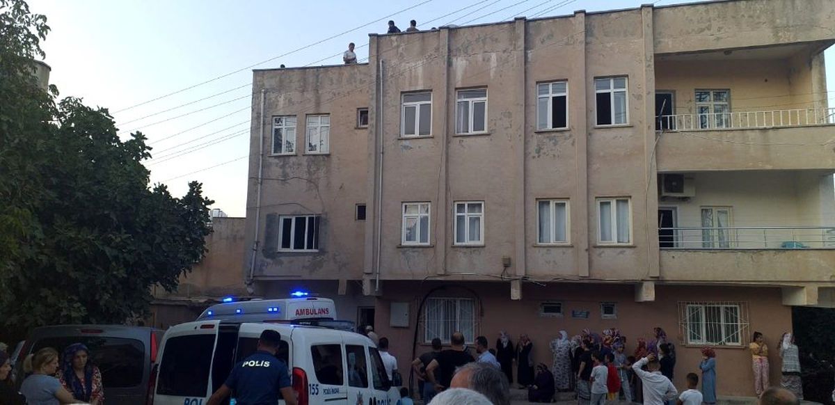 Balkondan hurda verirken akıma kapılan kadın hayatını kaybetti