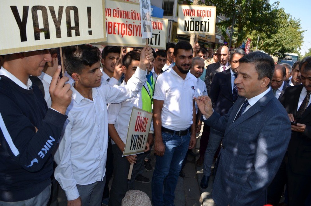 Batman\'da \'Yaya Güvenliğinin Nöbetçisiyiz\' uygulaması