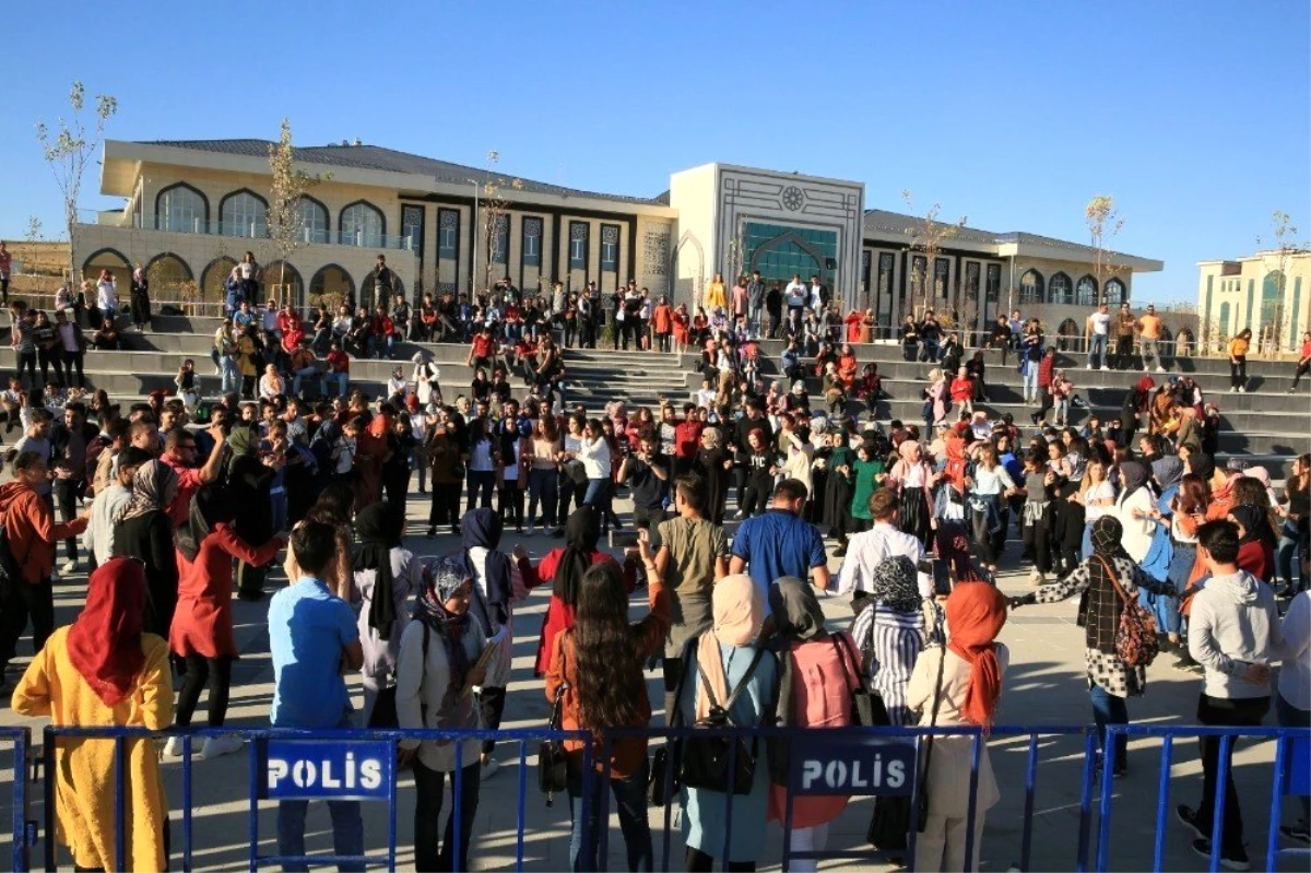 Bayburt Üniversitesi öğrencileri \'Üniversitene Hoşgeldin!\' konserinde buluştu