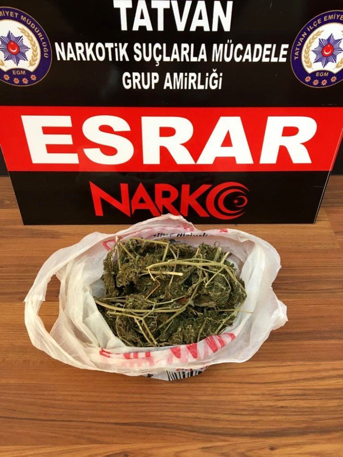 Bitlis\'te eroin ve esrar operasyonu