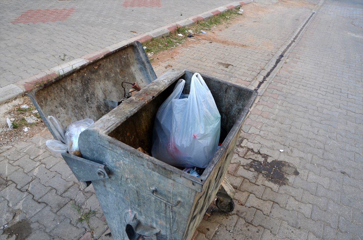 Çöp konteynerinde yeni doğmuş bebek bulundu