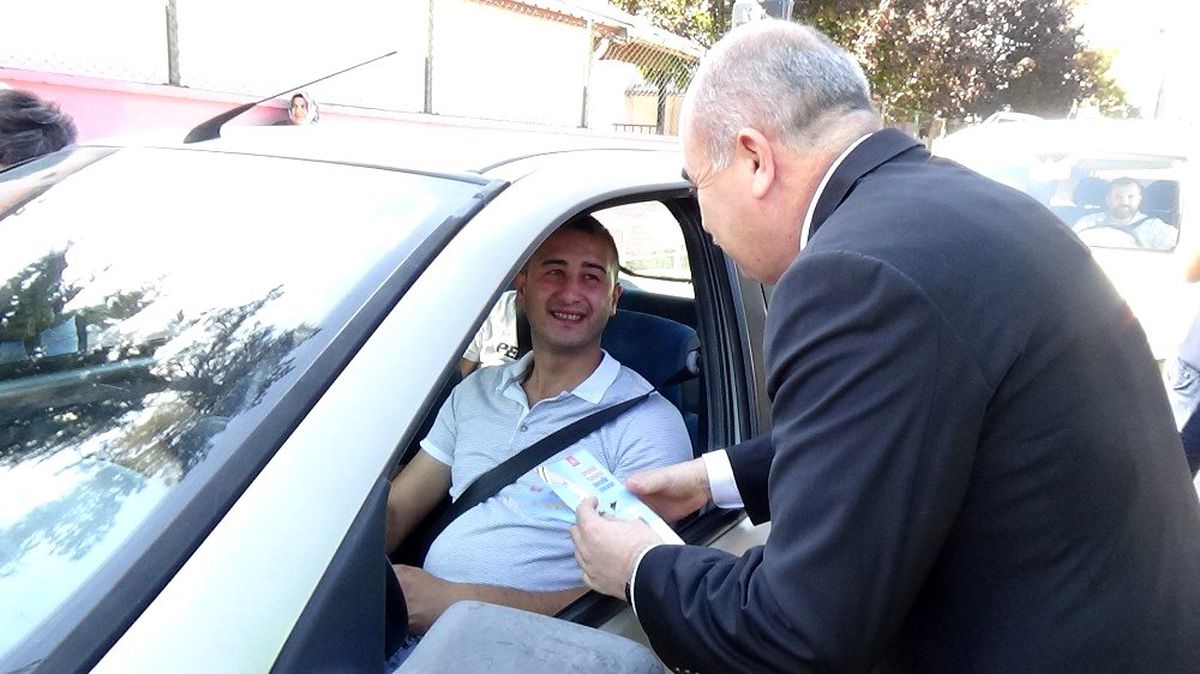 Düzce\'de Yaya öncelikli trafik için nöbet tuttular