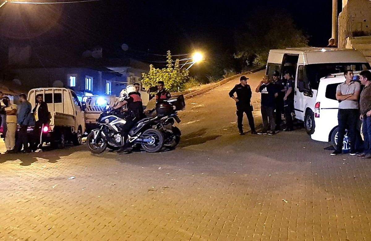 Edremit\'te iki aile arasında silahlı kavga: 1 ölü, 9 yaralı