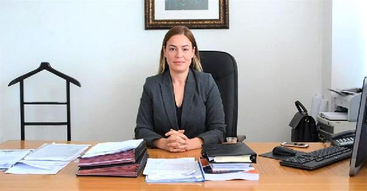 Gemlik belediye başkan yardımcısı, makamında rehin alındı