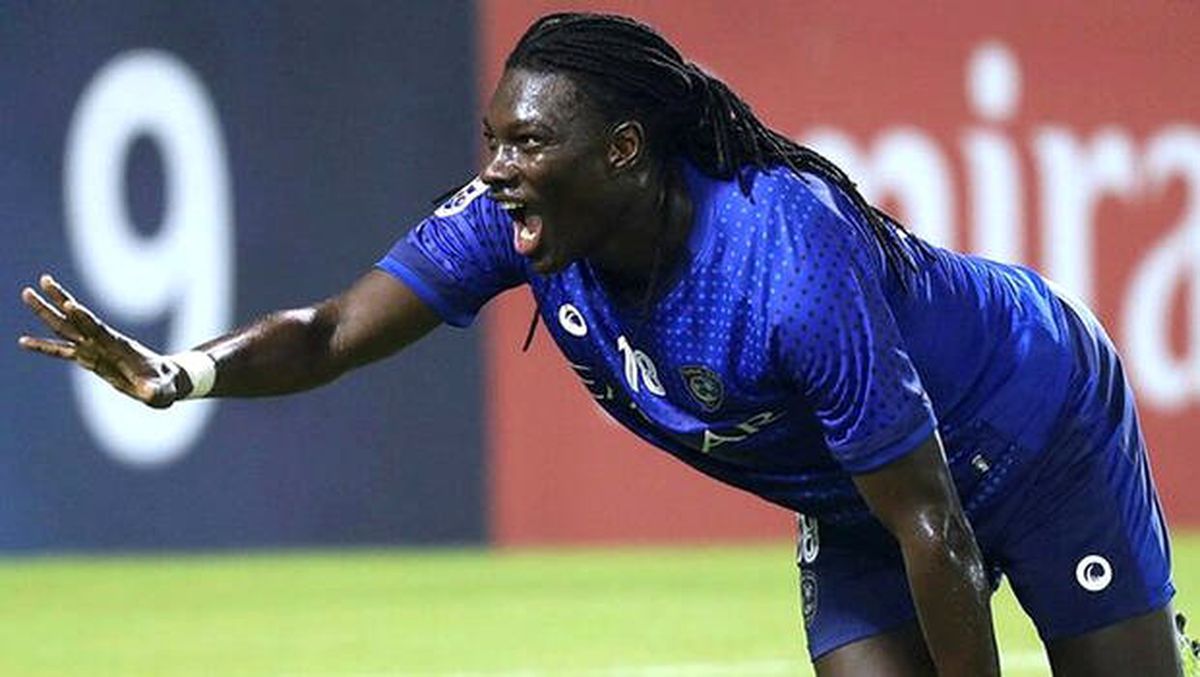 Gomis\'ten Falcao\'ya telefon