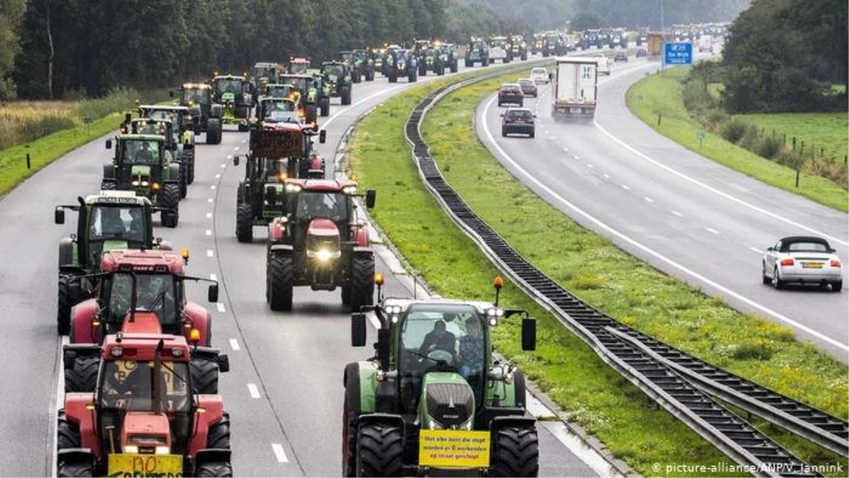 Hollanda\'da "tarihin en büyük" trafik sıkışıklığı