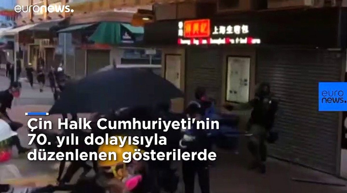 Hong Kong\'da 1 Ekim gösterilerinin bilançosu: 100 yaralı, 180\'den fazla gözaltı