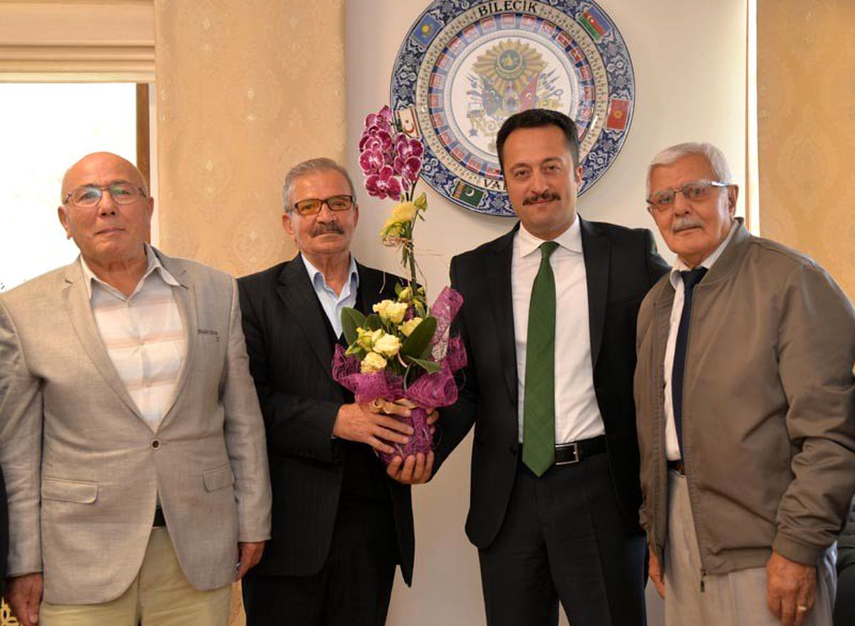 Huzurevi sakinlerinden Vali Şentürk\'e ziyaret