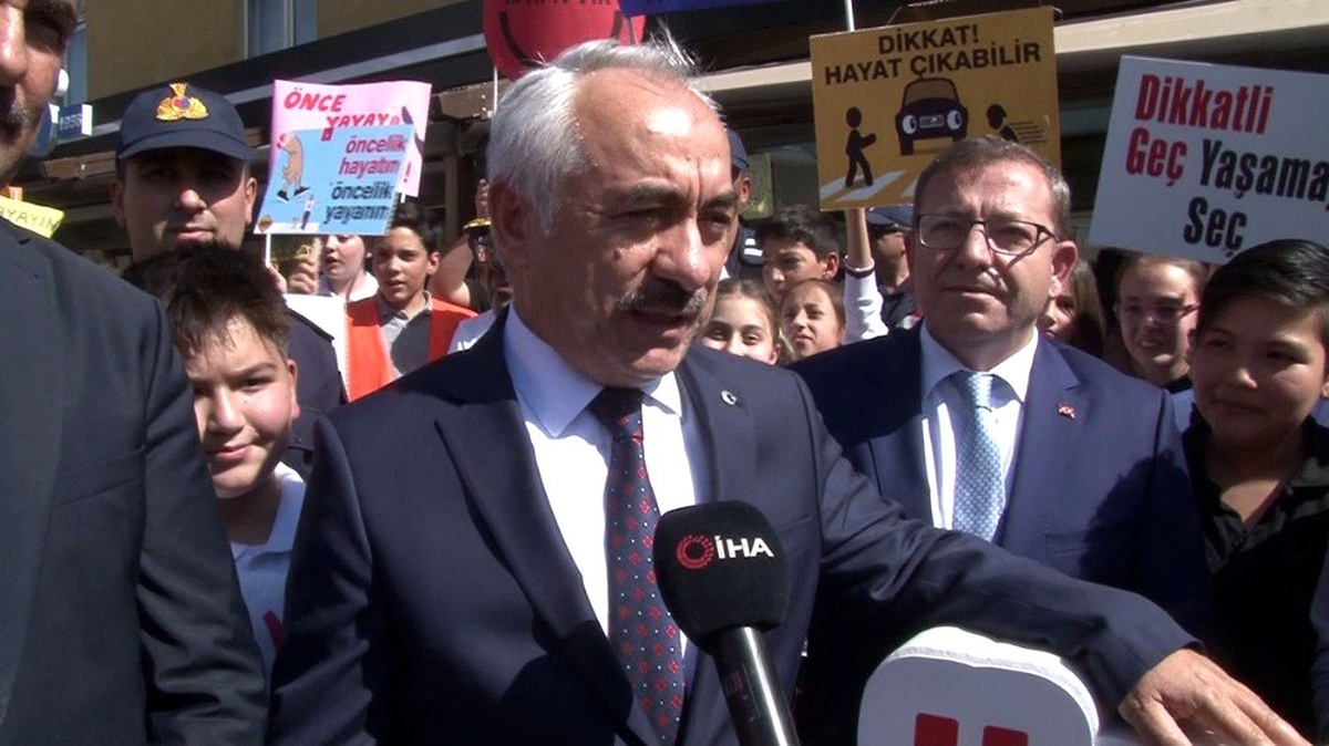 İçişleri Bakanı Yardımcısı Ersoy, Mamak\'ta \'yayalara öncelik\' etkinliğine katıldı
