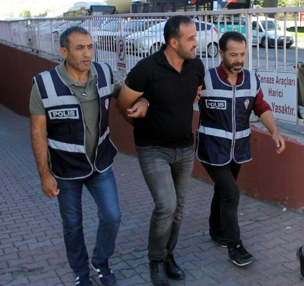 Kayseri\'de iş makinesi dolandırıcılığına 2 gözaltı