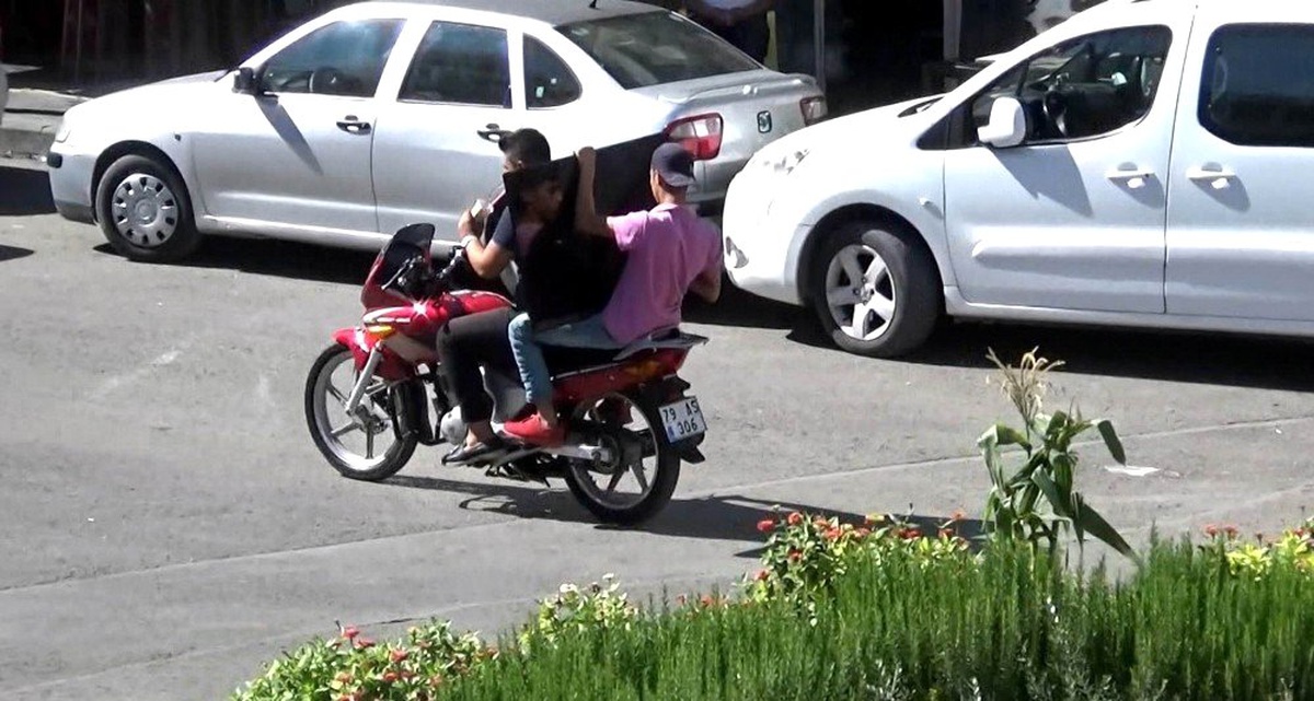 Kilis\'te moto-kamyonetler yine trafikte