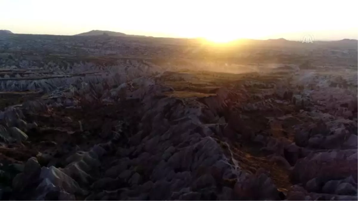 Kızılçukur Vadisi\'nde gün batımı bir başka güzel