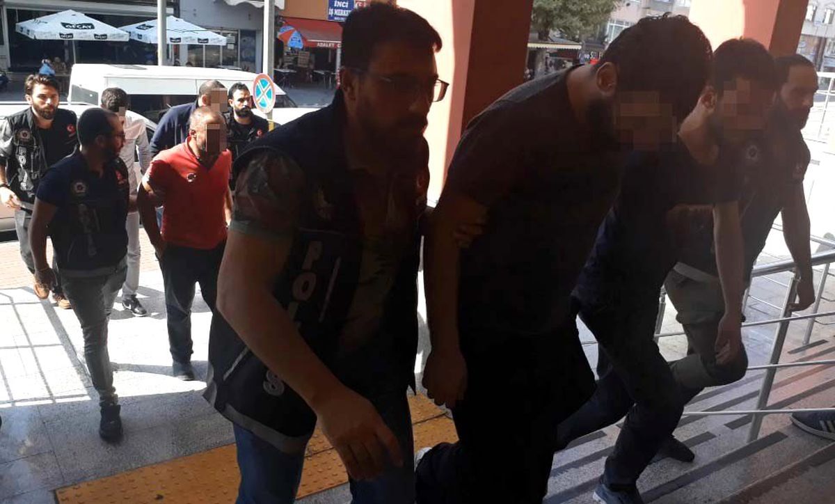 Kocaeli\'de gözaltına alınan torbacılar adliyeye sevk edildi