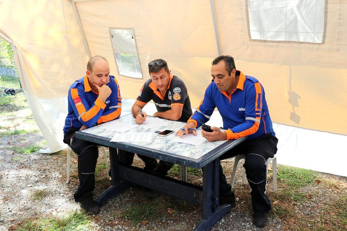 (ÖZEL) Sakarya AFAD ekiplerinden gerçeği aratmayan KBRN tatbikatı
