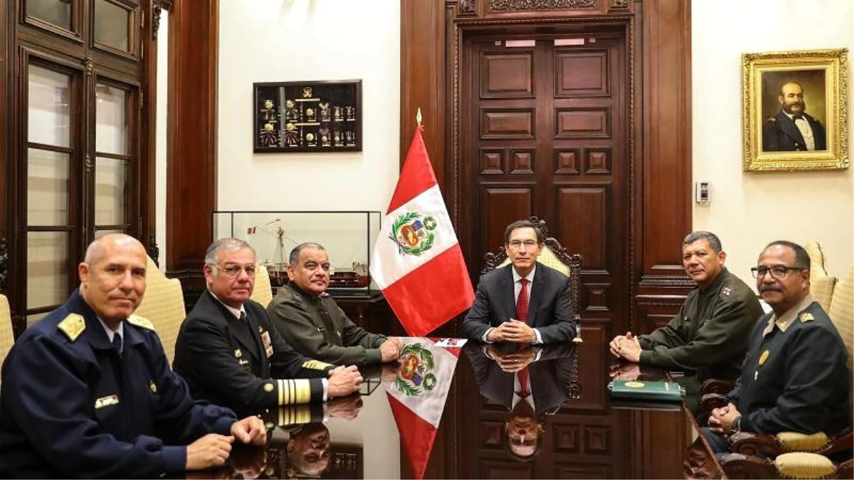 Peru\'da siyasi kriz: Ordu, Devlet Başkanı Vizcarra\'ya desteğini açıkladı