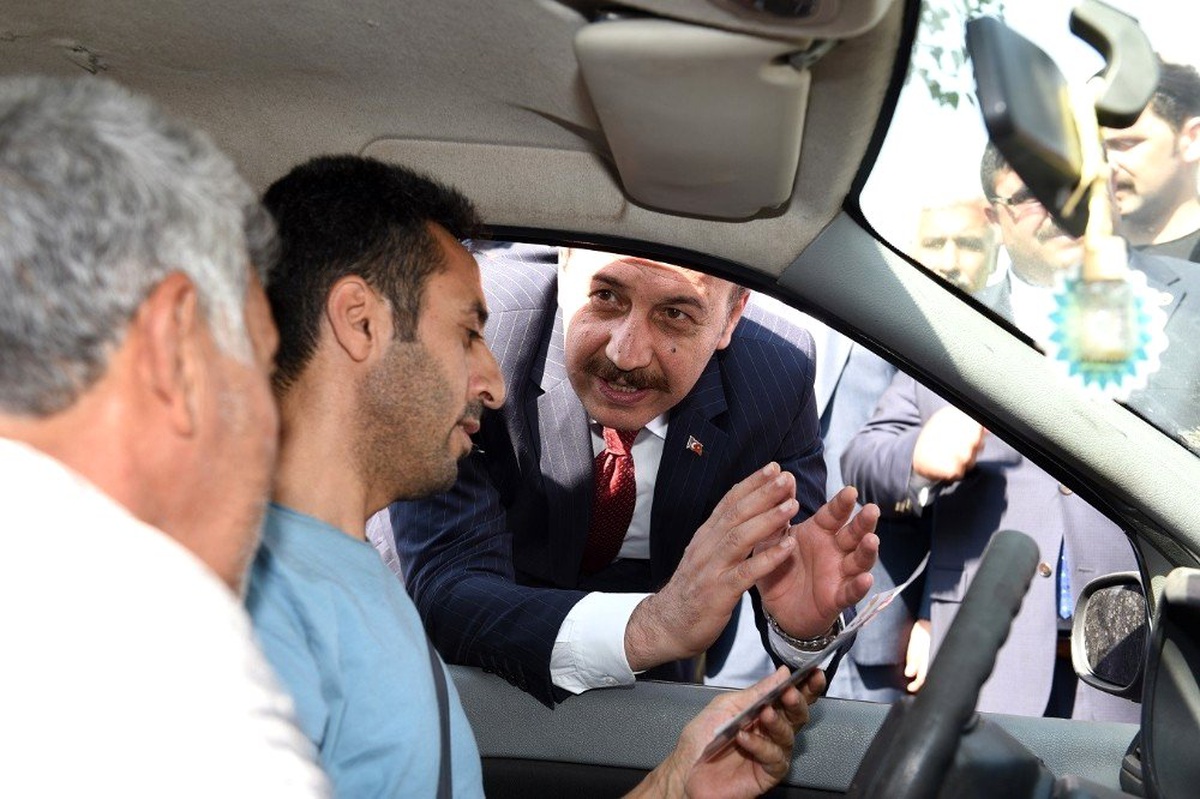 Şanlıurfa\'da "Yaya Geçidi Nöbeti" uygulaması
